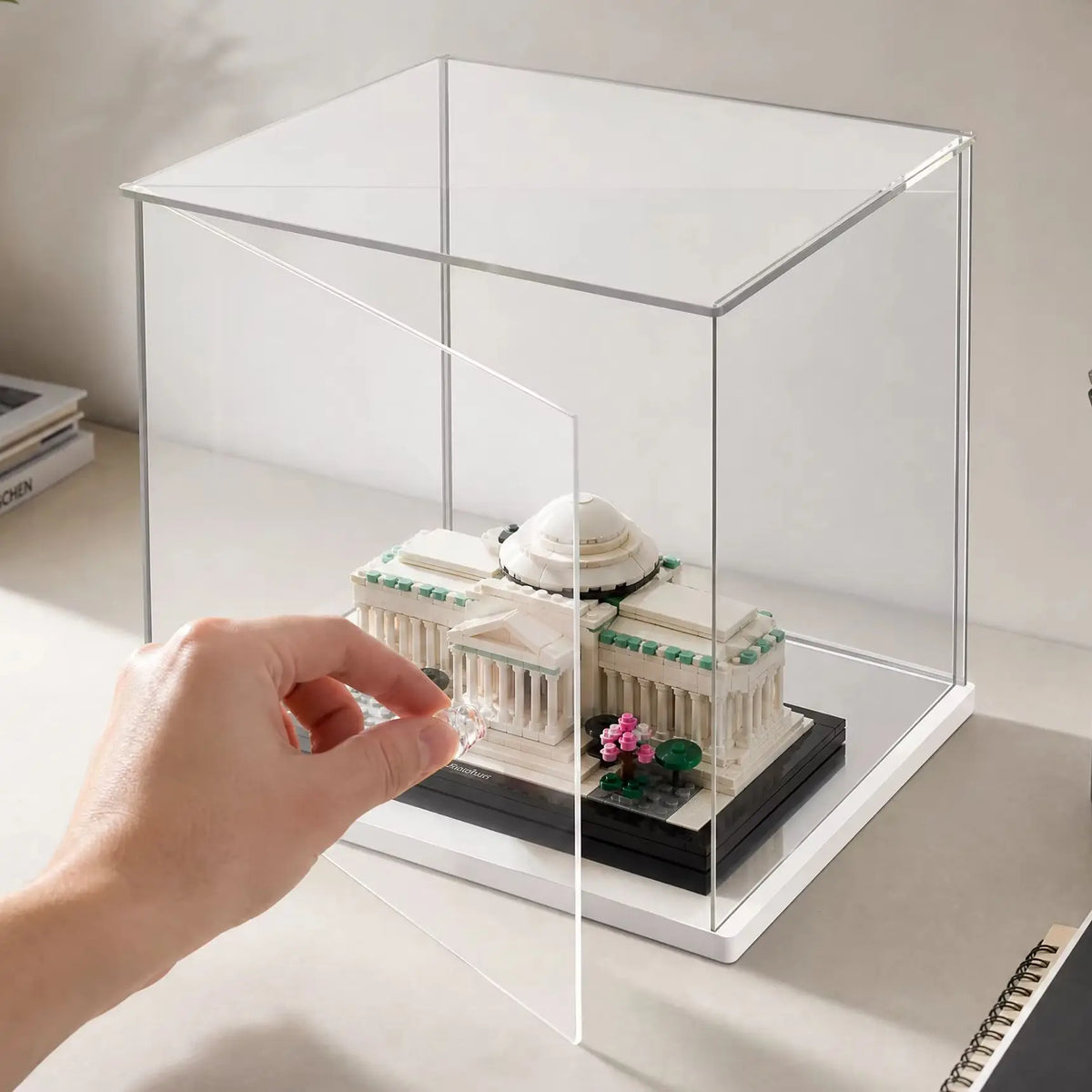 Acrylic Display Case 200 Sizes Available Can Be Opened With Handle, Which Is Beautiful, Dustproof, and Convenient for Storage