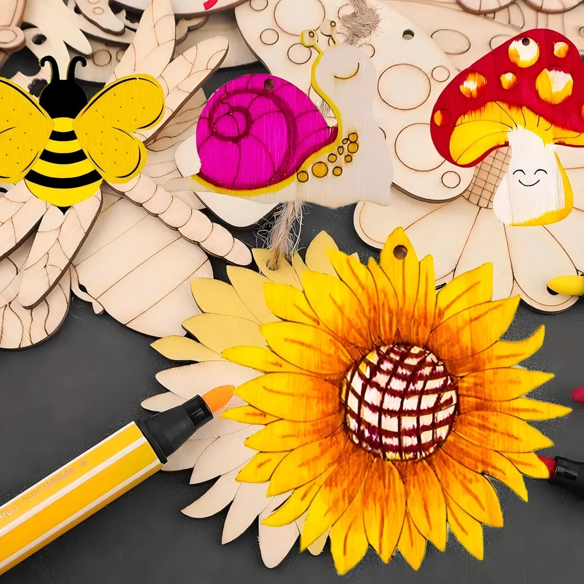 16pcs/set Spring Flower Wooden Ornament Cartoon Unpainted Butterly/Insect/Flower Hanging Crafts for Easter Spring Party Decor